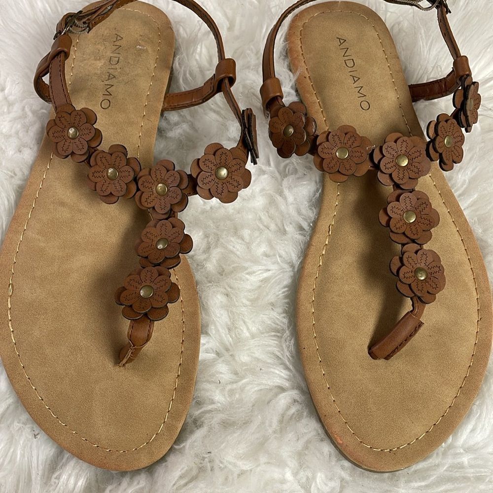 ANDIAMO Brown Floral Thong Sandals Ladies Size 8 1/2